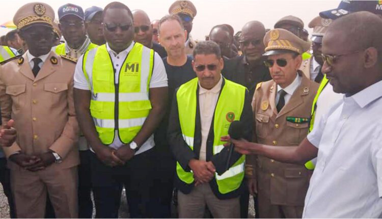 Le ministre de l’Équipement et son homologue sénégalais inspectent l’avancement des travaux du pont de Rosso